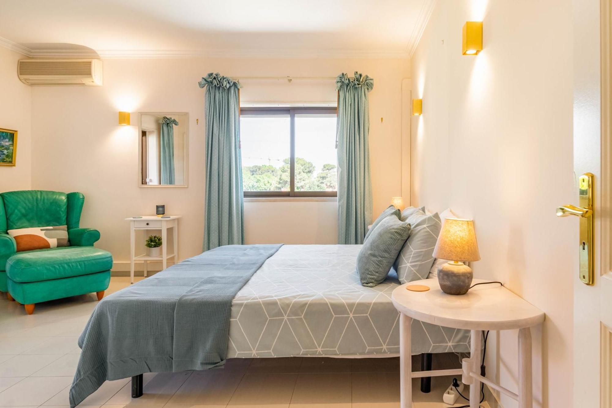 Central Cascais Apartment With Private Parking Exterior photo